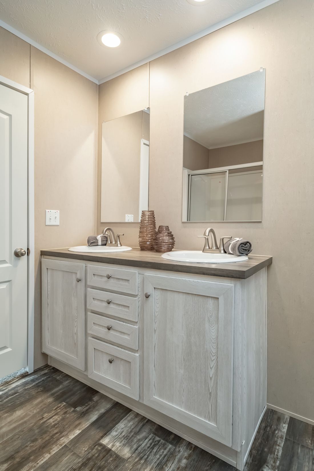 The ULTRA PRO 56B Master Bathroom. This Manufactured Mobile Home features 3 bedrooms and 2 baths.